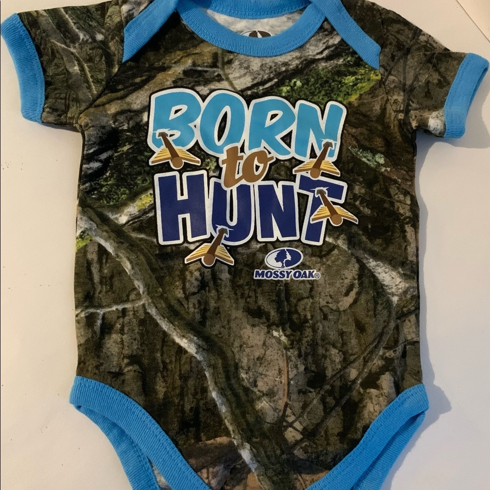 **SOLD ON ANOTHER PLATFORM**Mossy oak 3-6 months onesie BNWOT
